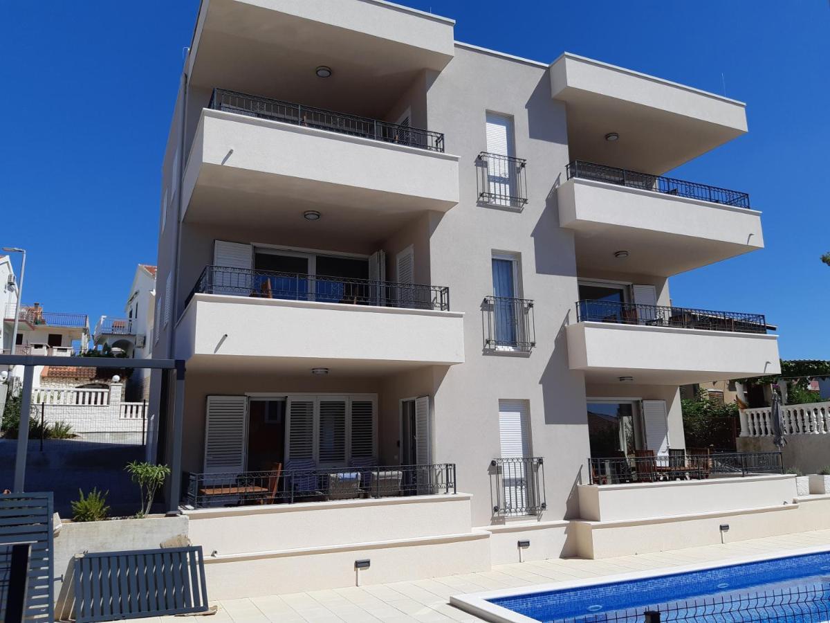 Apartment Lizzi. Trogir Exterior foto